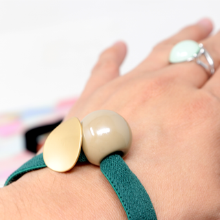 Pearl and Shell Hair Elastic