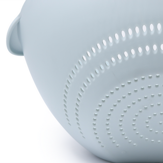 GREY ROUND STRAINER